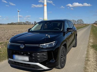 Gebraucht VW Tayron Life 150 PS (110 kW) 2025 Schwarz SUV