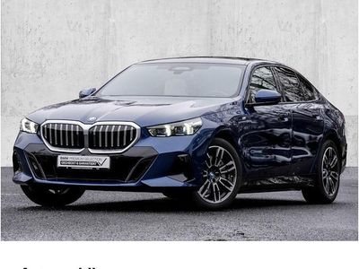 Usata BMW 550e M Sport 489 CV (359 kW) 2025 Blu Berlina