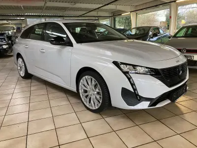 Gebraucht Peugeot 308 Active 131 PS (96 kW) 2024 Weiss Kombi