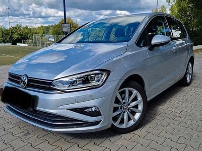 Gebraucht VW Golf Sportsvan Highline 131 PS (96 kW) 2019 Silber Van / Kleinbus