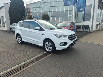 Gebraucht Ford Kuga ST-Line 150 PS (110 kW) 2019 Weiß SUV