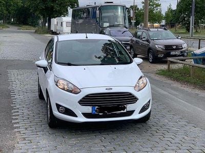 Usata Ford Fiesta SYNC Edition 80 CV (58 kW) 2015 Bianco Berlina