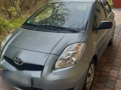 Gebraucht Toyota Yaris Cool 69 PS (50 kW) 2009 Grau Kleinwagen