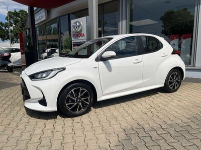 Weiss Gebraucht 2023 Toyota Yaris Team Limousine | 23.620 € (Teuer)