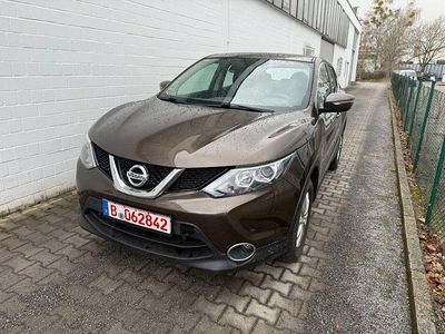 Gebraucht Nissan Qashqai Acenta 116 PS (85 kW) 2016 Grau SUV