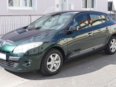 gebraucht Renault Mégane III TCE 130 metallic grün