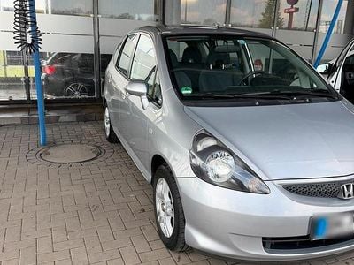 Second-hand Honda Jazz 80 CP (58 kW) 2006 Gri Hatchback