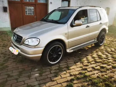 Gebraucht Mercedes ML320 218 PS (160 kW) 2002 Gold SUV