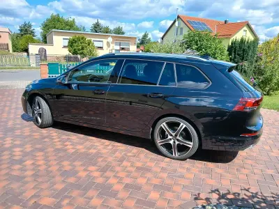 Gebraucht VW Golf VIII 150 PS (110 kW) 2023 Schwarz Kombi