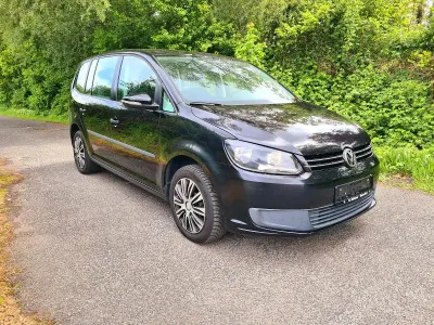 Gebraucht VW Touran 105 PS (77 kW) 2011 Schwarz Van / Kleinbus