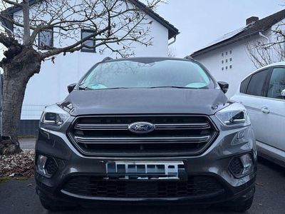 Grau Gebraucht 2018 Ford Kuga ST-Line SUV | 15.500 € (Fairer Preis)