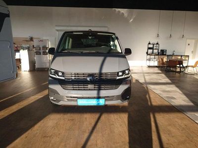 Grau Gebraucht 2023 VW Multivan Van | 64.900 €