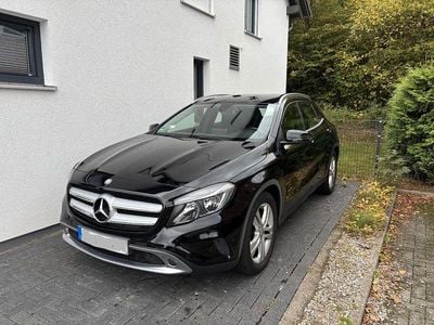 Gebraucht Mercedes GLA220 Urban 177 PS (130 kW) 2016 Schwarz SUV