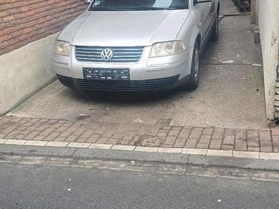 Silber Gebraucht 2001 VW Passat Limousine | 2.000 € (Fairer Preis)