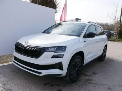 Neu Skoda Karoq SportLine 190 PS (139 kW) 2026 Moonweiß perleffekt SUV