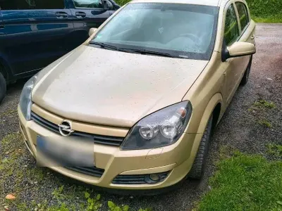 Używany Opel Astra 105 KM (77 kW) 2004 Sedan/Limuzyna