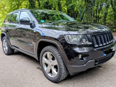 Gebraucht Jeep Grand Cherokee Overland 352 PS (258 kW) 2011 Schwarz SUV