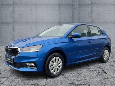Neu Skoda Fabia Essence 95 PS (69 kW) 2025 Blau Limousine