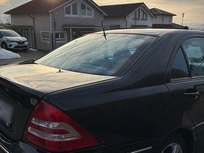 Gebraucht Mercedes C200 163 PS (119 kW) 2007 Schwarz Limousine