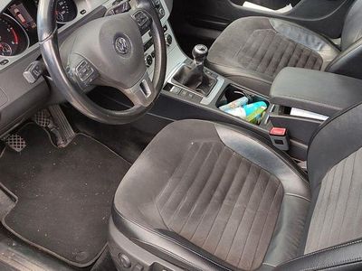 Grau Gebraucht 2012 VW Passat Highline Kombi | 7.500 € (Fairer Preis)