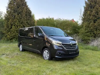 Begagnad Renault Trafic Life 145 HK (106 kW) 2020 Svart Minibuss