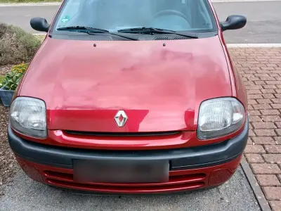 Gebraucht Renault Clio II 58 PS (42 kW) 2000 Rot Kleinwagen