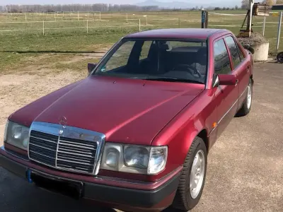Gebraucht Mercedes E200 136 PS (100 kW) 1994 Rot Limousine