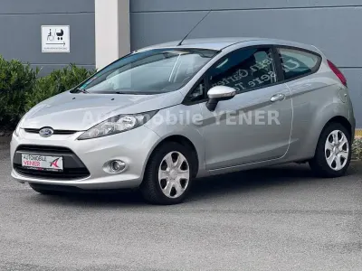 Gebraucht Ford Fiesta Champions Edition 82 PS (60 kW) 2012 Silber Limousine