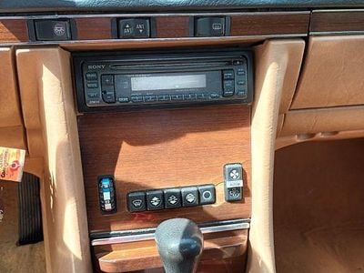 Usata Mercedes SL380 155 CV (114 kW) 1982 Blu Cabrio