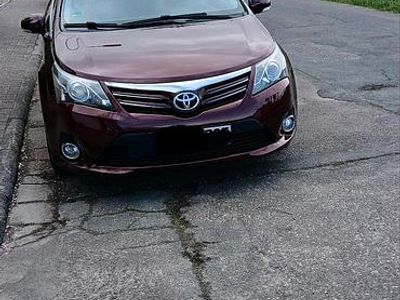 Gebraucht Toyota Avensis 124 PS (91 kW) 2013 Rot Kombi