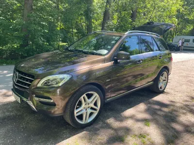 Gebraucht Mercedes ML250 AMG Edition 1 204 PS (150 kW) 2012 Beige SUV