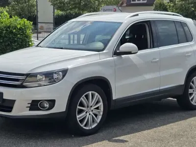 Gebraucht VW Tiguan Sport 125 PS (91 kW) 2015 Pure white SUV