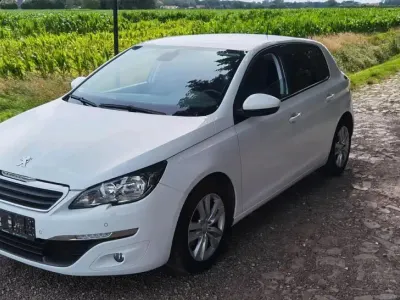 Gebraucht Peugeot 308 125 PS (91 kW) 2014 Weiß Limousine