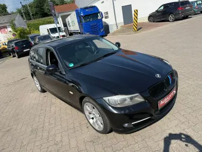 Gebraucht BMW 320 Exclusive 170 PS (125 kW) 2011 Schwarz Kombi