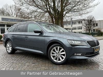 Usado Skoda Superb Style 179 HP (131 kW) 2018 Cinzento Carrinha