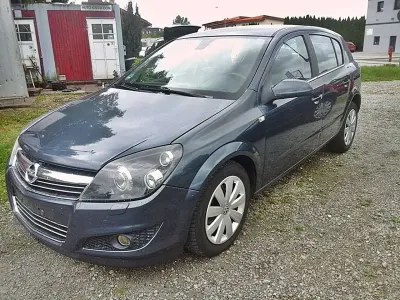 Gebraucht Opel Astra Innovation 116 PS (85 kW) 2009 Metro m2 Kleinwagen