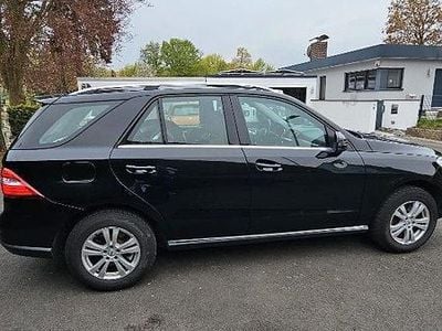 Second-hand Mercedes ML350 258 CP (189 kW) 2012 Negru SUV