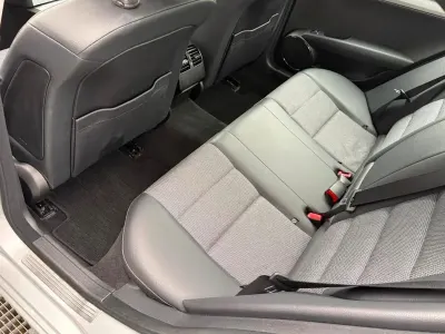Gebraucht Mercedes C180 156 PS (114 kW) 2014 Silber Limousine