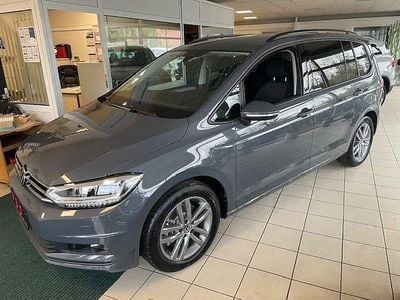 Neu VW Touran Comfortline 150 PS (110 kW) 2025 Grau Van / Kleinbus
