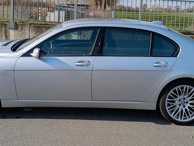 Second-hand BMW 750L Comfort Edition 367 CP (269 kW) 2005 Argintiu Berlinǎ