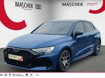 Neu Audi RS3 Sport 400 PS (294 kW) 2025 Blau Limousine