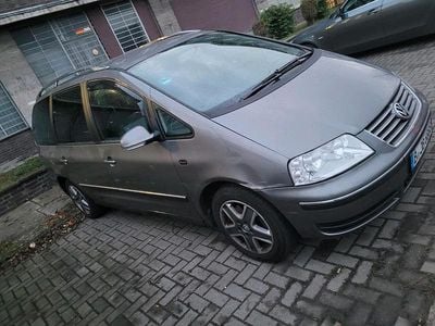 Gold Gebraucht 2006 VW Sharan Van / Kleinbus | 2.750 € (Fairer Preis)