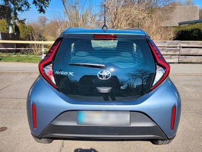 Usata Toyota Aygo Play 72 CV (52 kW) 2024 Blu Utilitaria