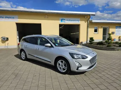 Używany Ford Focus Cool & Connect 120 KM (88 kW) 2020 Srebrny Kombi