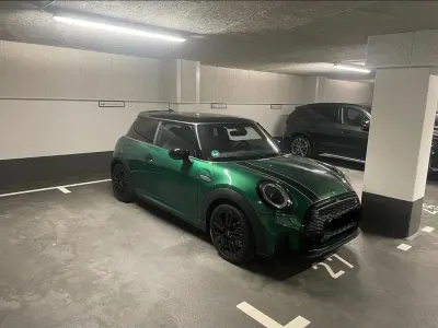 Gebraucht Mini John Cooper Works 136 PS (100 kW) 2023 Grün Kleinwagen