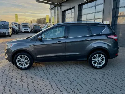 Gebraucht Ford Kuga Titanium 150 PS (110 kW) 2017 Grau SUV