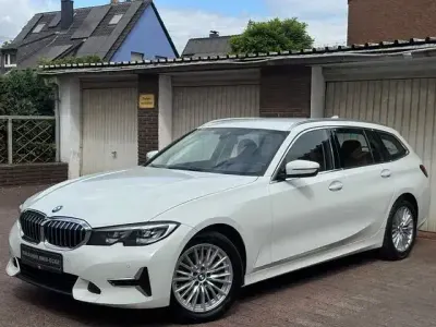 Gebraucht BMW 320 Luxury Line 190 PS (139 kW) 2022 Blau Kombi