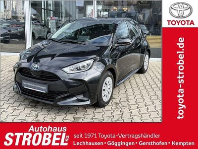Gebraucht Toyota Yaris Hybrid Basis 116 PS (85 kW) 2023 Mysticschwarz mica Limousine