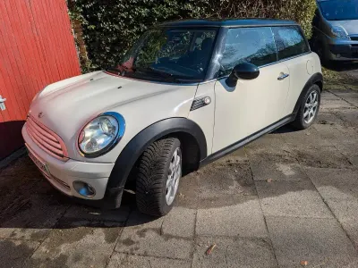 Używany Mini Cooper Coupé 120 KM (88 kW) 2009 Biały Coupe