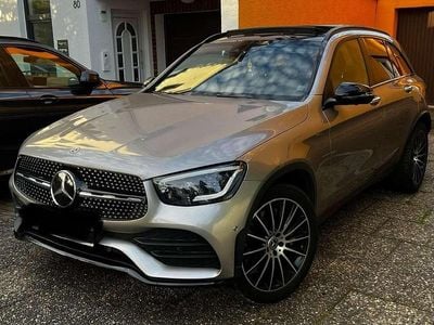 Silber Gebraucht 2019 Mercedes GLC300 AMG line SUV | 43.500 €